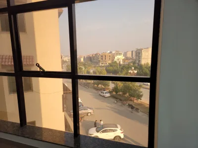 885 Sqft 1 Bedroom Flat Apartment For Sale In Piccadilly Courtyard Bahria Town Phase 7 - Interior / Exterior Photo 2